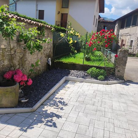 Luminoso Appartamento Vista Lago Solto Collina Luaran gambar