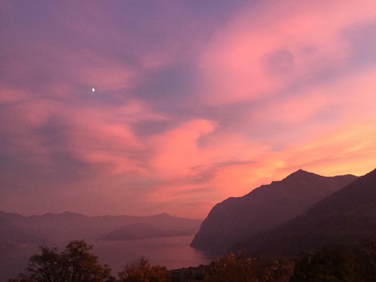 Luminoso Appartamento Vista Lago Solto Collina Luaran gambar